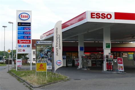 ESSO Tankstelle 69226 Nussloch .